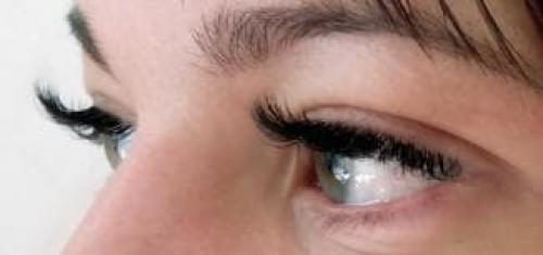 Как распушить нарощенные ресницы. Правила ухода