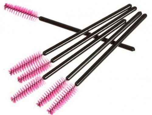 Как распушить нарощенные ресницы. Правила ухода