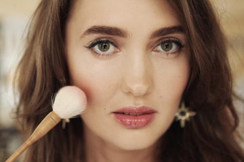 Как нанести румяна, чтобы лицо казалось худее. Нанесение румян в зависимости от формы лица