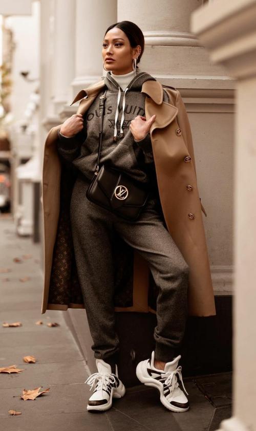 Пальто лук 2019. Трендовые пальто – осень 2019 04