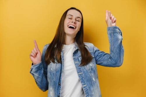 Влияет ли косметика на прыщи. Как применять косметику для борьбы с акне?