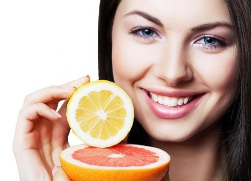 Как скрыть прыщ на лбу. Если нет косметики