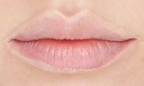 Как красить увеличенные губы. Как визуально увеличить губы