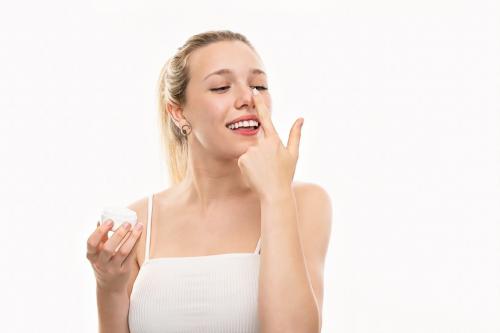 Тональный крем при акне. 7 советов по выбору тональной основы для проблемной кожи