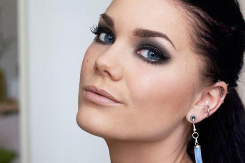 Как создать вечерний макияж глаз с использованием теней. Вечерний макияж: пошаговые уроки (70 фото)