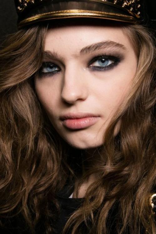 Подложка под смоки айс. Как создать эффект смоки айс, используя жидкий лайнер?