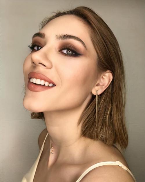 Зеленый смоки айс для карих глаз. Как сделать макияж смоки айс – пошаговая техника с фото и видео