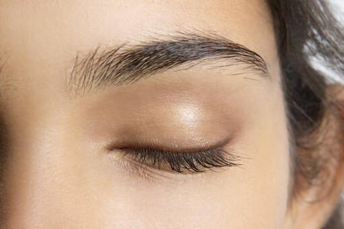 Как выбрать подходящую подводку для глаз для начинающих. Не в бровь, а в глаз: всё о подводках для век