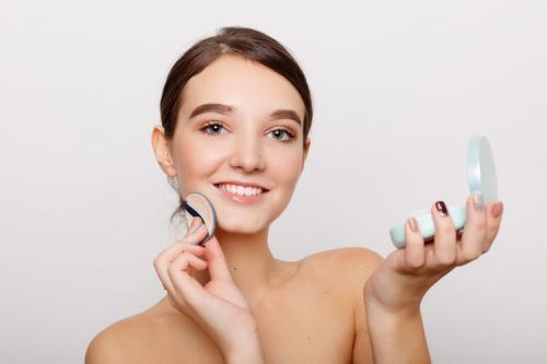 Могут ли быть прыщи от тоналки. Тональный крем при акне