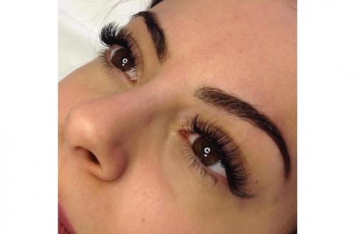 Эффект кошачьего глаза наращивание ресниц схема. Эффект кошачий глаз ресницы. Кому подойдет натуральное наращивание 04