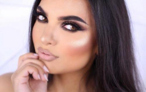 Как наносить темный оттенок для акцента. 8 крутых фишек в макияже для брюнеток