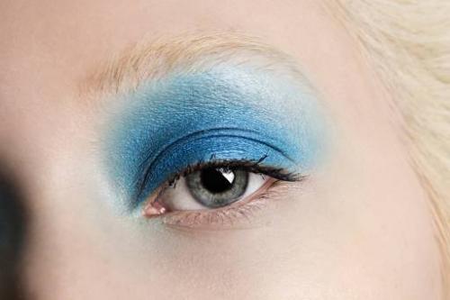 Какие основные техники нанесения теней существуют. Советы и техники: как правильно наносить тени на глаза