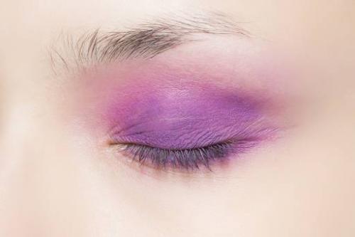 Какие основные техники нанесения теней существуют. Советы и техники: как правильно наносить тени на глаза