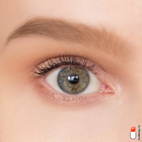 Как сделать идеальные стрелки с помощью теней. Как по линейке: учимся рисовать стрелки на глазах