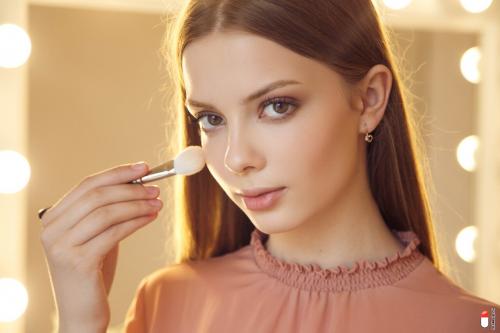 Какие основные шаги нанесения макияжа глаз. Как правильно наносить макияж? 5 этапов