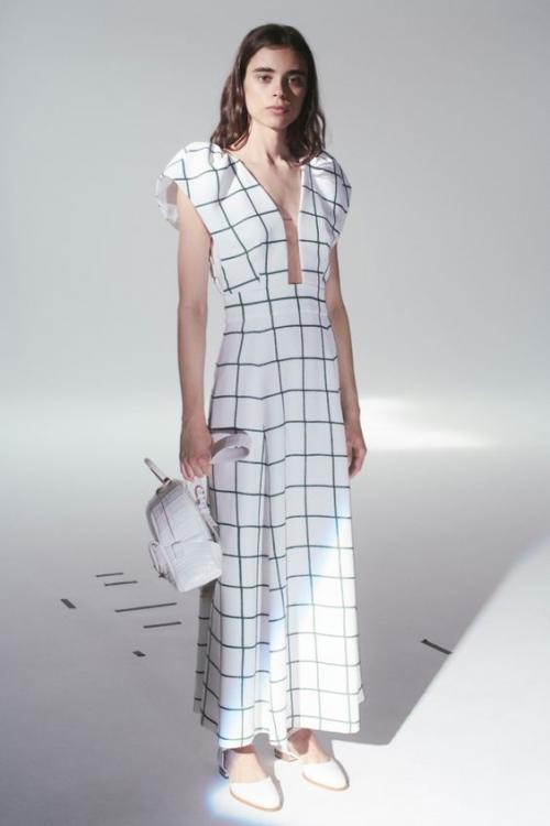 Какие текстуры ткани были популярны в одежде зимы 2025. Модные весенне-летние ткани 2025