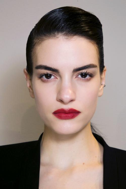 Как правильно сочетать легкий макияж глаз с другими частями лица. Как подобрать макияж с учетом внешности?