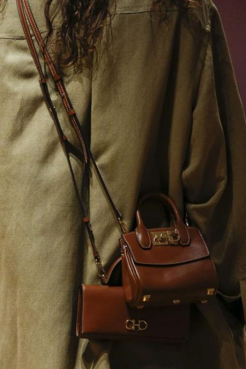 Какие сумки осени и зимы 2025 можно считать инвестиционными. Самые модные модели сумок сезона осень 2025 / зима 2025 - фото