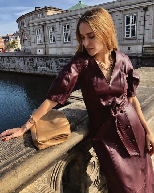 Какие аксессуары стали обязательными в осенне-зимнем сезоне 2025. 5 модных деталей осенне-зимнего сезона 2025