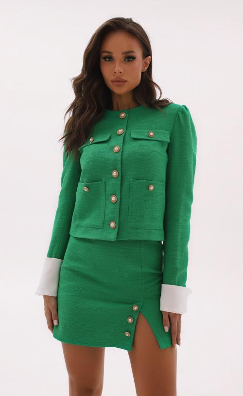 Какие аксессуары из твида будут актуальны в период 2025-2025. Вид на твид: женская одежда из твида вне времени. Образы 2024 с фото