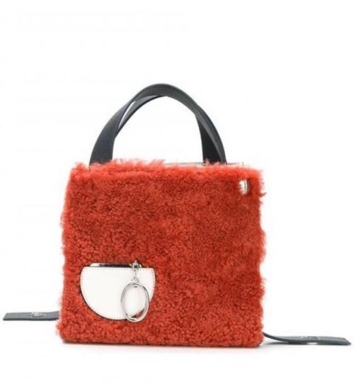 Осень и зима 2019: самые модные сумки, которые должны быть у каждой модницы 06 Осень и зима 2019: самые модные сумки, которые должны быть у каждой модницы 06