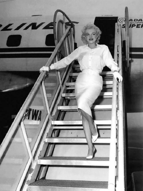 Повторяем макияж Мэрилин Монро. 8 секретов визажиста Мэрилин Монро, которые превратили обычную девушку в икону стиля 04