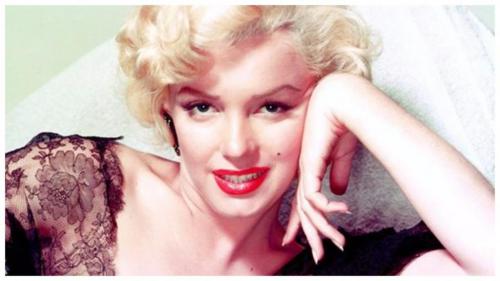 Повторяем макияж Мэрилин Монро. 8 секретов визажиста Мэрилин Монро, которые превратили обычную девушку в икону стиля 17