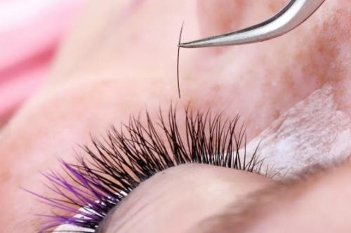 Выпадают наращенные ресницы вместе со своими. Почему осыпаются ресницы