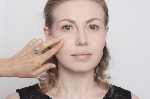 Как правильно наносить румяна на круглое лицо. Как наносить румяна на круглое лицо 01