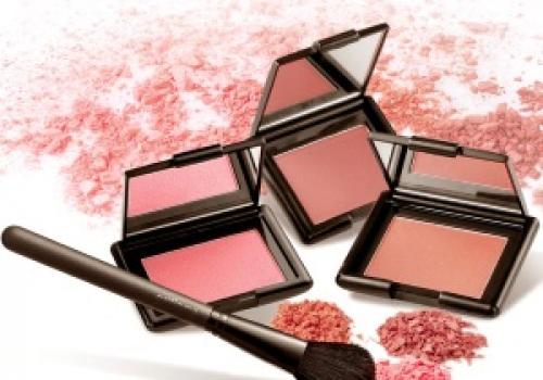 Правила нанесения румян на овальное лицо. Как наносить румяна? Техника для лица овальной формы 01 Правила нанесения румян на овальное лицо. Как наносить румяна? Техника для лица овальной формы 01