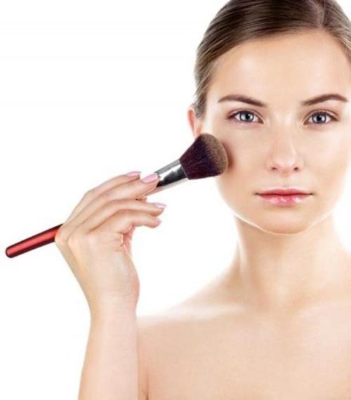 Нужны ли румяна в макияже. Румяна: виды, как выбрать, как подобрать цвет к коже лица, пошаговое видео, как правильно наносить, техники нанесения, рейтинг лучших румян