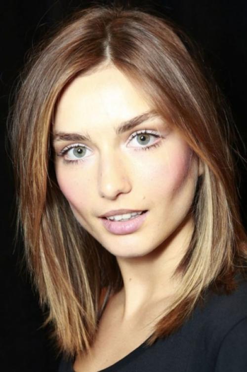 Как наносить румяна на круглое и овальное лицо. Особенность формы лица 09 Как наносить румяна на круглое и овальное лицо. Особенность формы лица 09