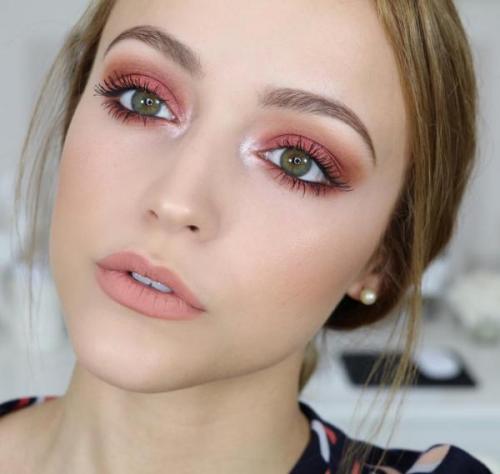 Новогодний макияж для зеленых глаз. Потрясающий новогодний макияж для зеленых глаз. Пошаговая инструкция