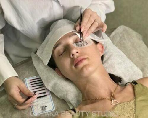 Техника наращивания ресниц с эффектом кошачьих глаз. Как сделать макияж? 01