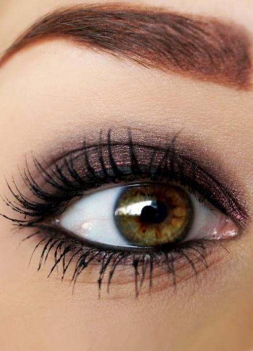 Тени для зеленых глаз и темных волос. Красивый дневной макияж для зеленых глаз