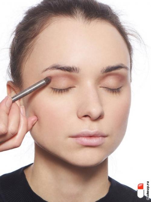 Легкий летний макияж для зеленых глаз. Зеленый свет: как сделать летний макияж для зеленых глаз?