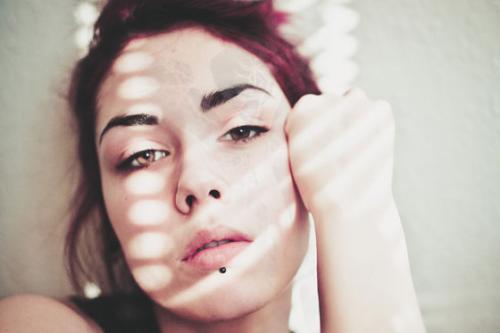 Прокол губы сбоку. Особенности Лабрета