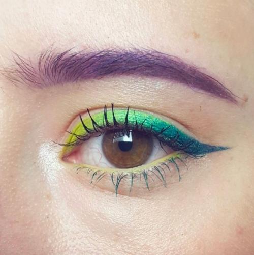 Цветная тушь для ресниц. Как носить цветную тушь?