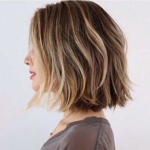 Мелирование каре на светлые волосы. Мелирование на удлиненное каре – фото до и после, популярные виды и техники 26 Мелирование каре на светлые волосы. Мелирование на удлиненное каре – фото до и после, популярные виды и техники 26