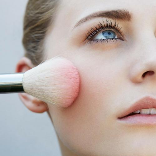 Как выбирать и наносить компактные румяна для лица 04 Как выбирать и наносить компактные румяна для лица 04
