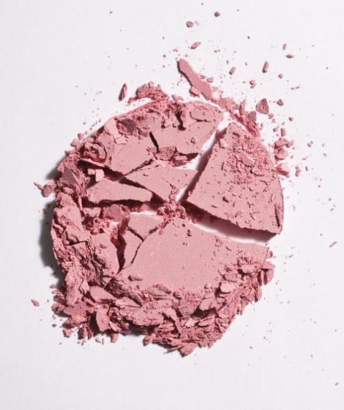 Румяна для смуглой кожи. Какие румяна подходят смуглой коже?