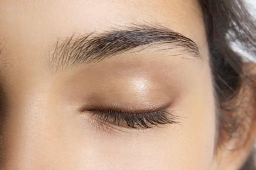 Как сделать подводку водостойкой. Не в бровь, а в глаз: всё о подводках для век