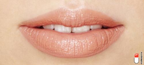 Персиковый цвет помады. Персиковая помада: правила использования