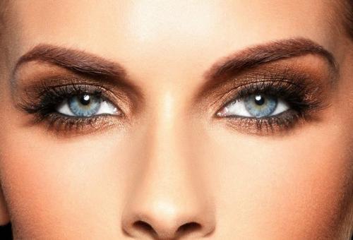 Макияж для нависшего века пошагово. Рекомендованные цвета и техники