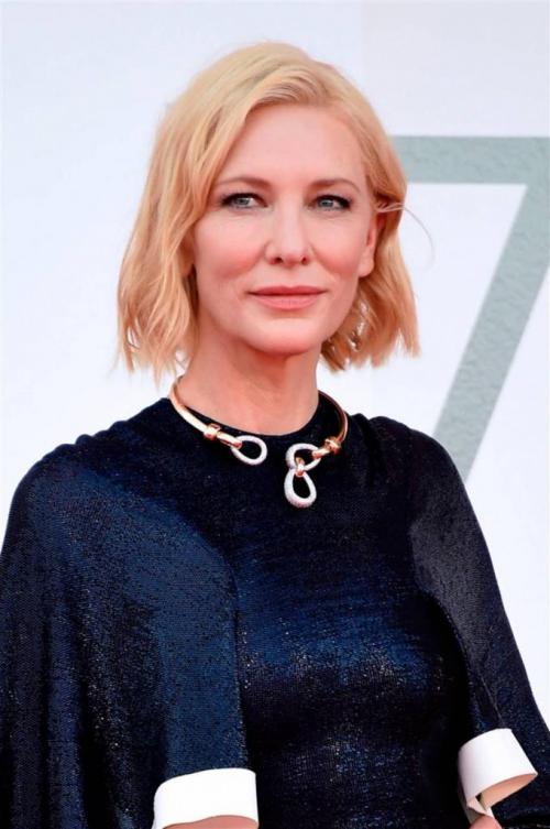 Возрастной праздничный макияж. Как сделать праздничный макияж женщинам за 50: советы по созданию омолаживающего мейкапа 04