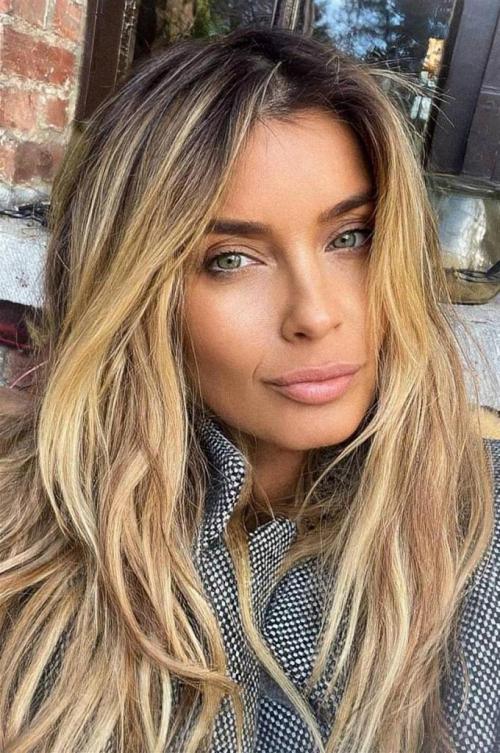 Возрастной праздничный макияж. Как сделать праздничный макияж женщинам за 50: советы по созданию омолаживающего мейкапа 03