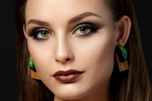 Возрастной макияж для нависшего века. Макияж для нависшего века: пошаговые уроки (70 фото)