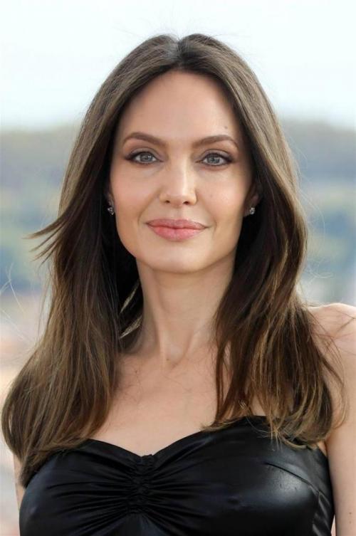 Возрастной праздничный макияж. Как сделать праздничный макияж женщинам за 50: советы по созданию омолаживающего мейкапа 01