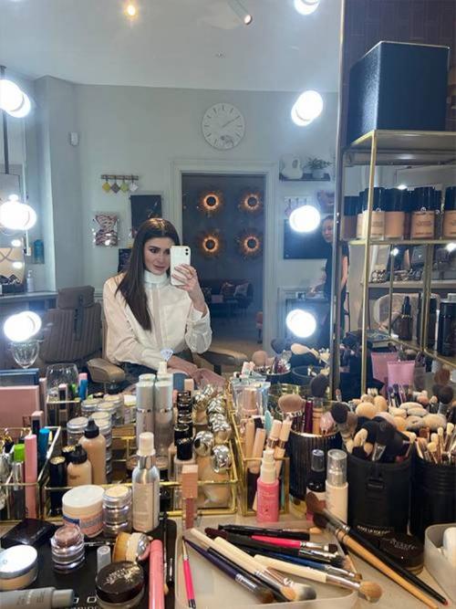 Чтобы не тени не скатывались и не осыпались. Скатываются тени на веках —, что делать? 03 Чтобы не тени не скатывались и не осыпались. Скатываются тени на веках —, что делать? 03