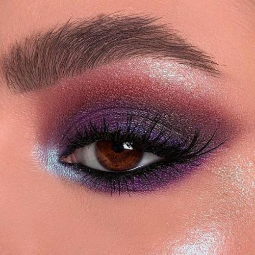 Какие продукты используются для смоки омбре. Радужные ожидания: как выглядят цветные смоки-айз?